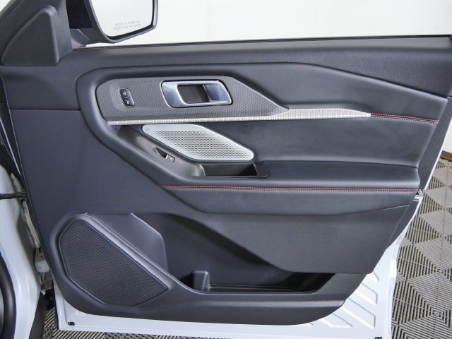 Certified 2026 Ford Explorer ST AWD/4WD image 12