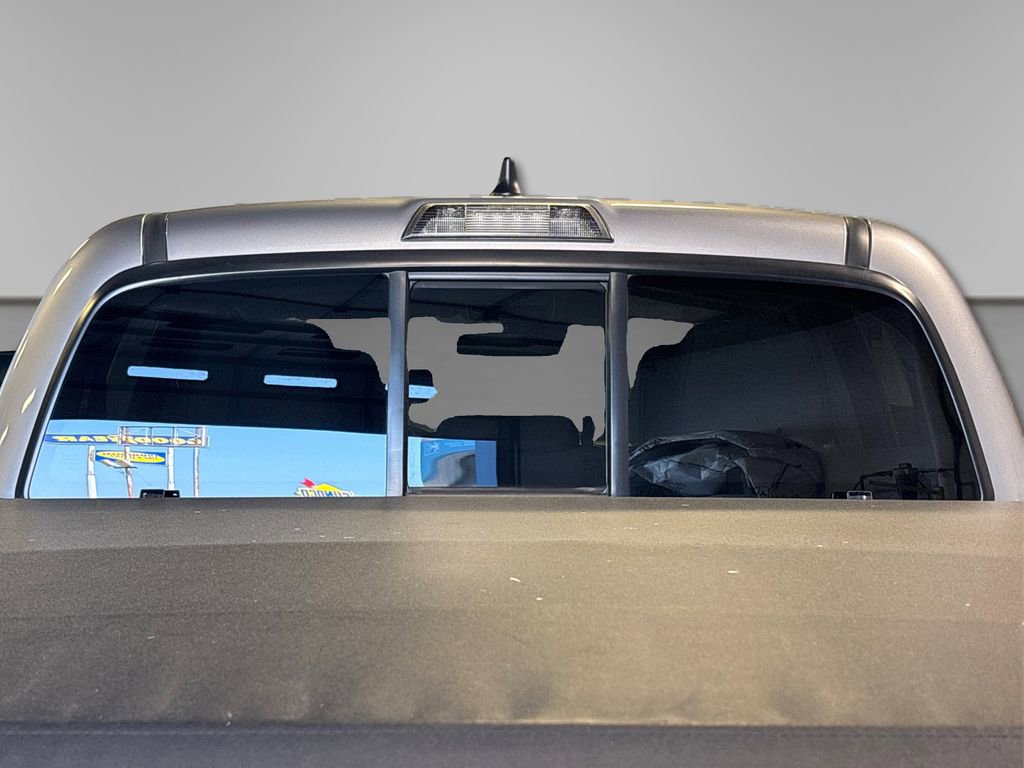 Used 2020 Toyota Tacoma SR AWD/4WD image 17