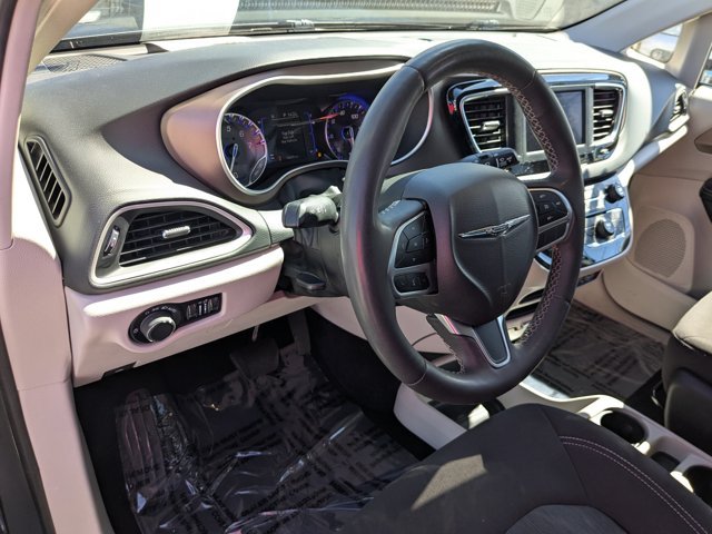 Used 2023 Chrysler Voyager LX FWD image 12