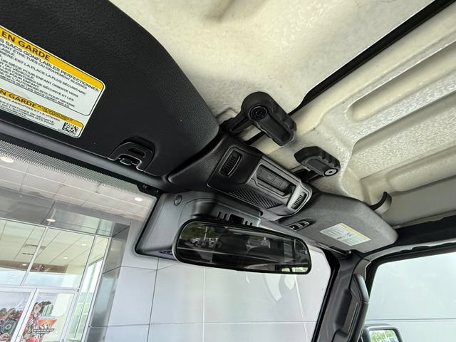 Used 2025 Jeep Wrangler Unlimited Rubicon AWD/4WD image 32