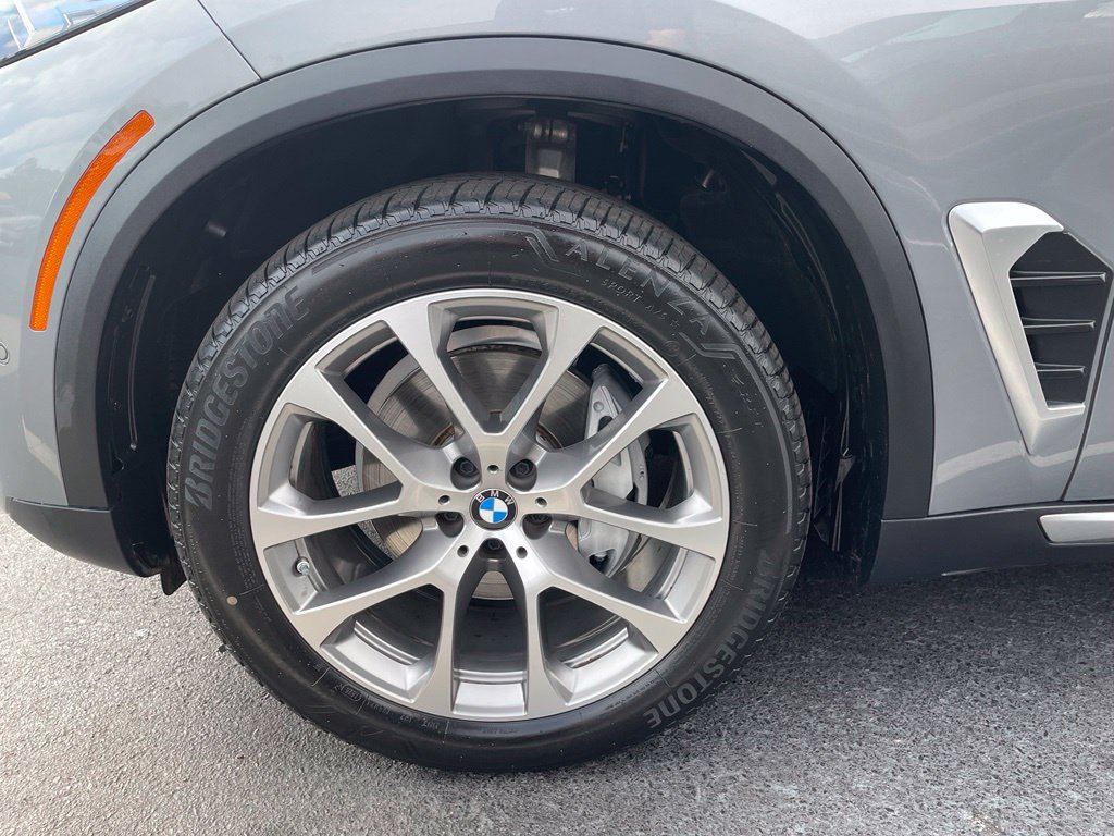 Used 2024 BMW X5 xDrive40i w/ Premium Package AWD/4WD image 31