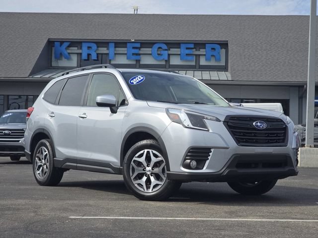 Used 2022 Subaru Forester Premium AWD/4WD image 2