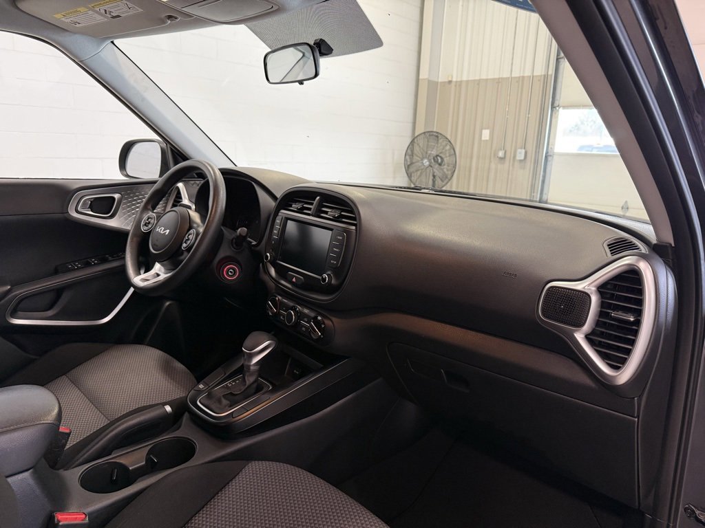 Used 2022 Kia Soul LX image 30