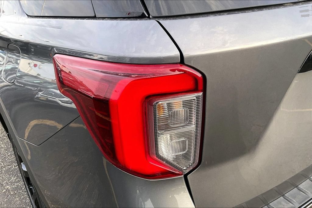 Certified 2024 Ford Explorer ST-Line w/ Class IV Trailer Tow Package AWD/4WD image 29
