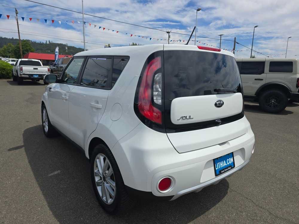 Used 2018 Kia Soul + FWD image 3