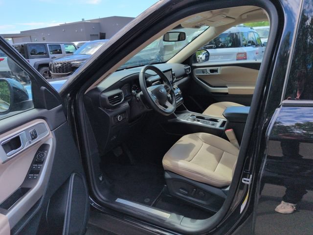 Certified 2023 Ford Explorer Limited w/ Equipment Group 301A AWD/4WD image 30