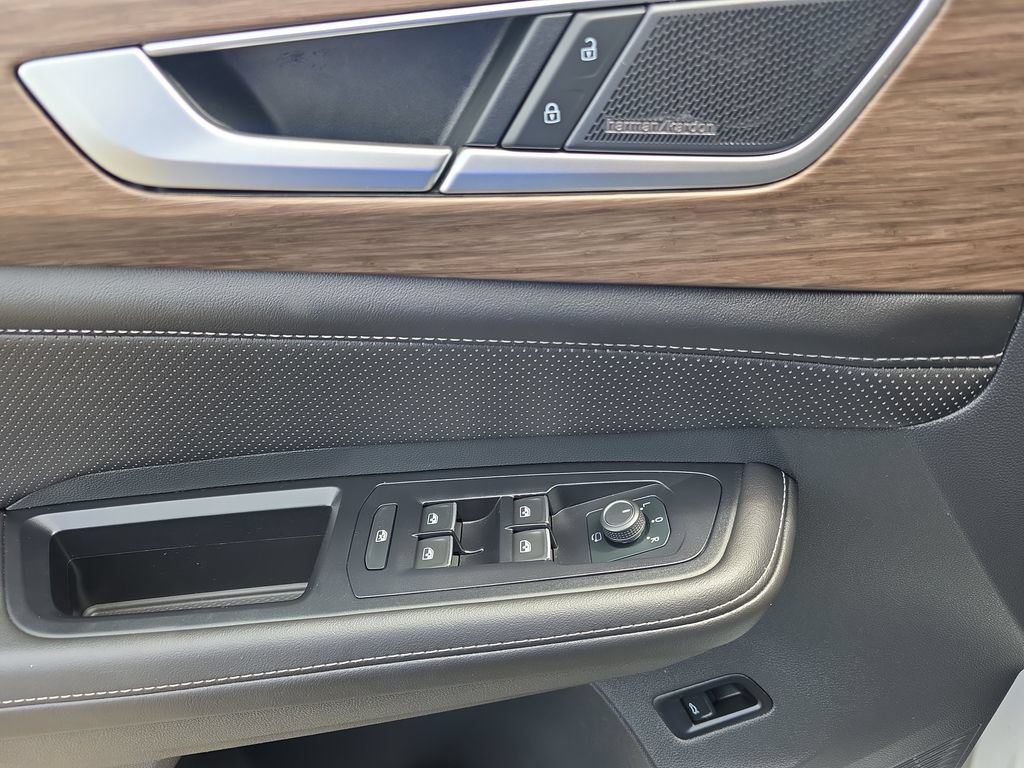 Used 2025 Volkswagen Atlas SEL Premium R-Line AWD/4WD image 19