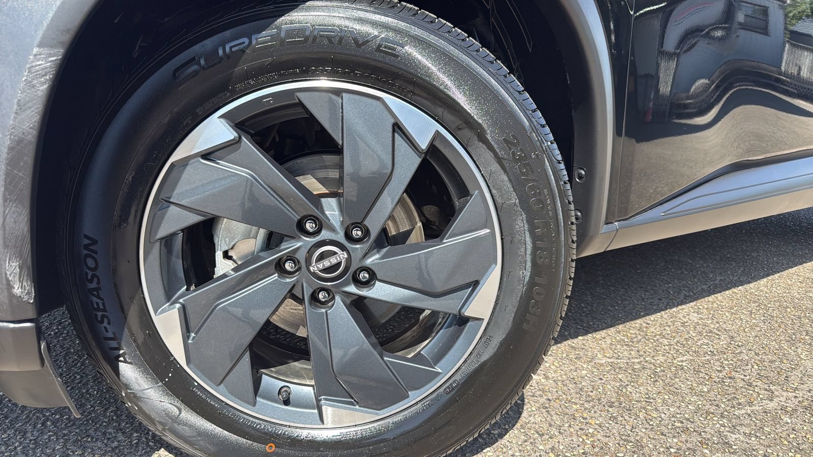 Used 2025 Nissan Rogue SV FWD image 29