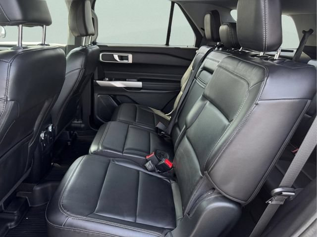 Certified 2018 Ford Explorer XLT w/ Equipment Group 202A AWD/4WD image 15