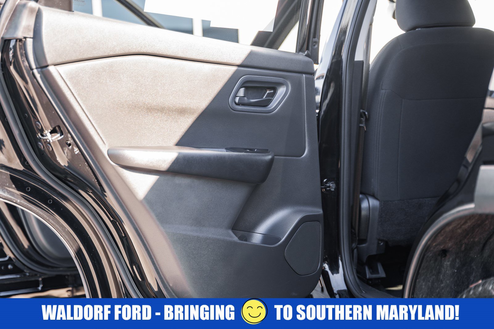 Used 2024 Nissan Rogue S image 30