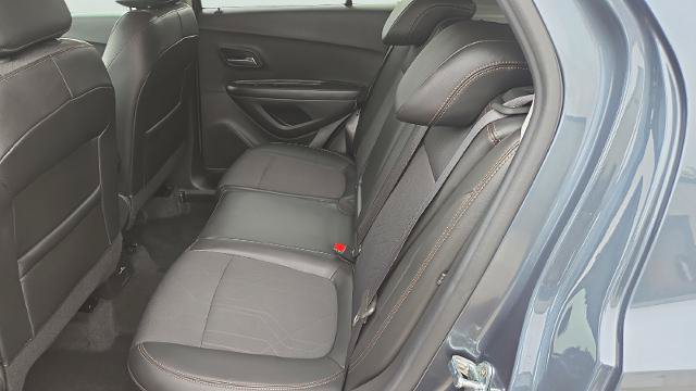 Used 2022 Chevrolet Trax LT w/ LT Convenience Package AWD/4WD image 26