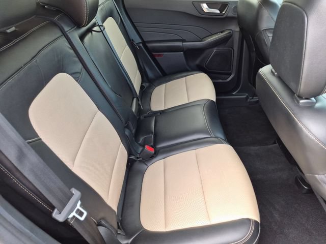 Certified 2022 Ford Escape Titanium w/ Titanium Elite Package AWD/4WD image 31