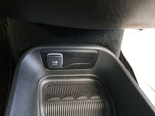 Used 2024 Chrysler Pacifica Limited FWD image 14