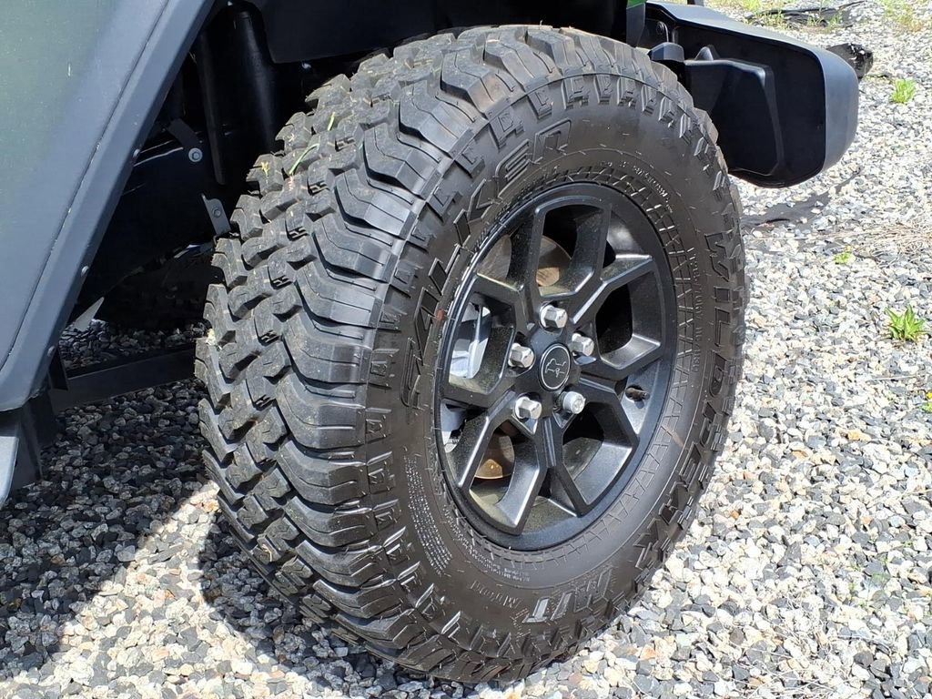 Used 2025 Jeep Wrangler Sport AWD/4WD image 9