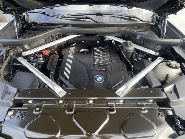 Used 2020 BMW X5 xDrive40i w/ M Sport Package image 11