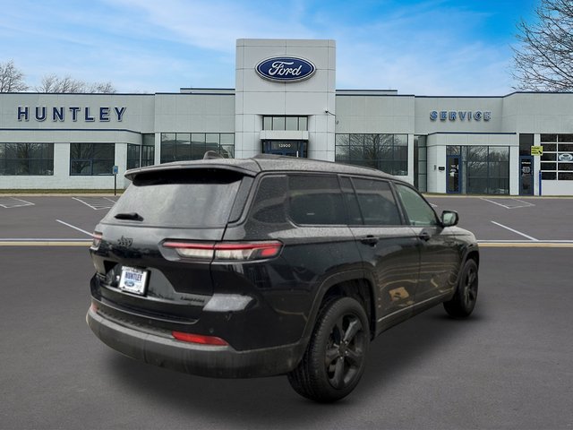 Used 2023 Jeep Grand Cherokee L Limited w/ Black Appearance Package AWD/4WD image 5