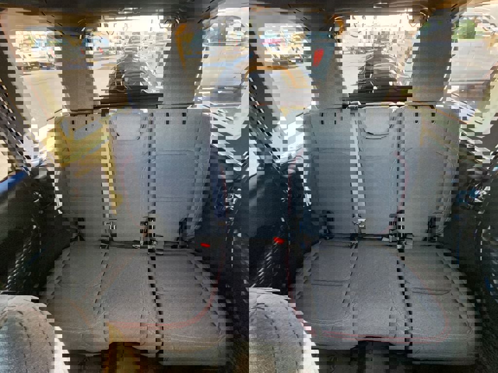 Used 2024 Jeep Wrangler Unlimited Rubicon w/ XTREMEE 35" Tire Package image 13