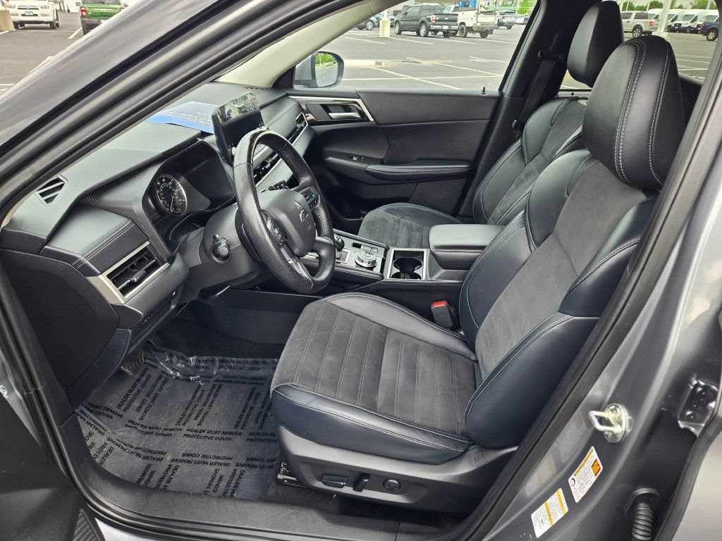 Used 2024 Mitsubishi Outlander SE FWD image 22