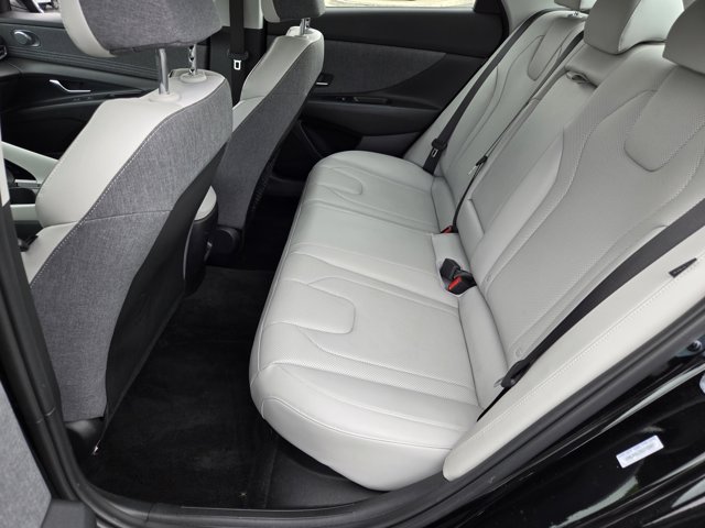 Used 2025 Hyundai Elantra Limited FWD image 10