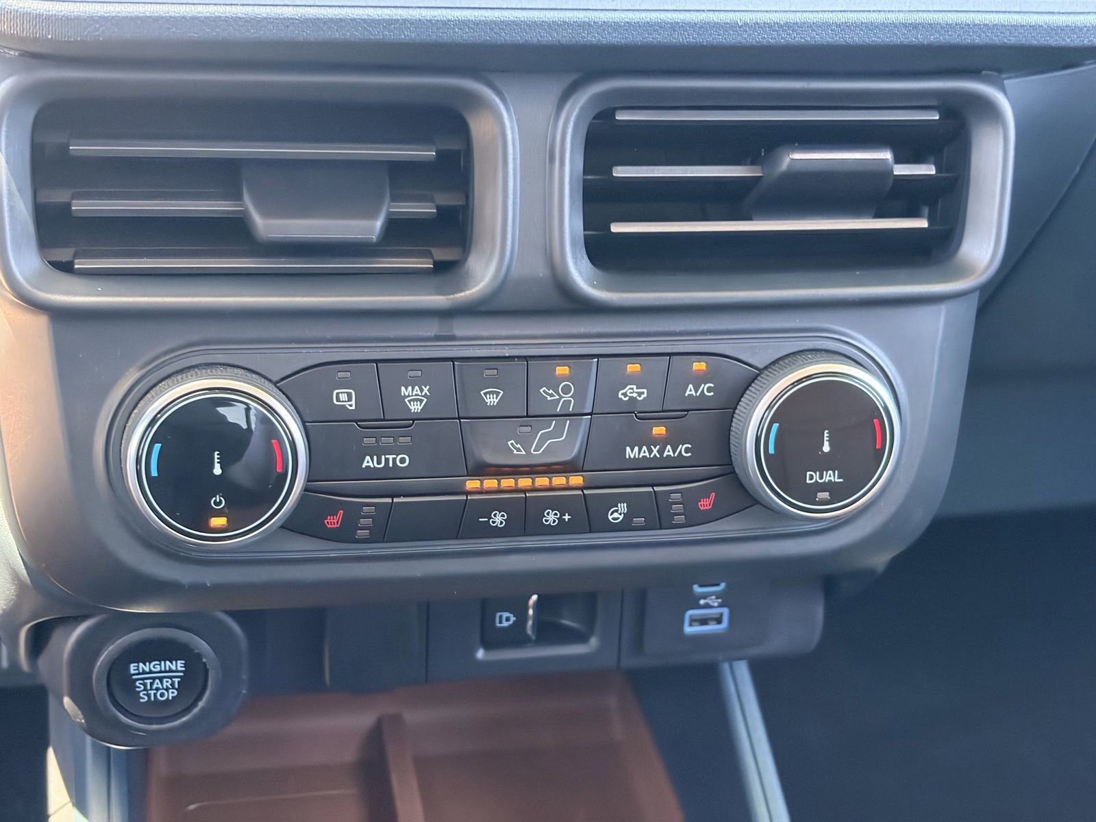 Certified 2024 Ford Maverick Lariat FWD image 25