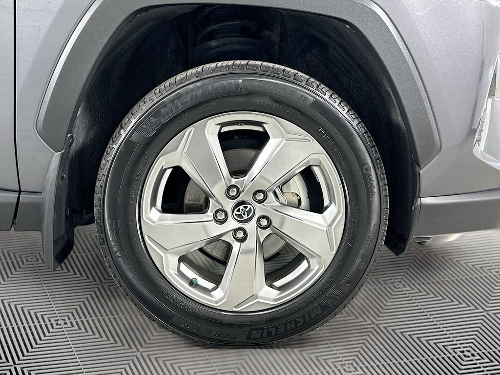Used 2020 Toyota RAV4 Limited AWD/4WD image 34