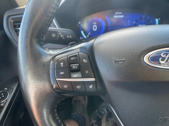 Certified 2020 Ford Escape Titanium AWD/4WD image 18
