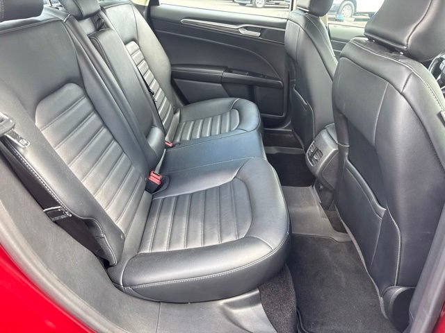 Certified 2017 Ford Fusion SE w/ Fusion SE Technology Package FWD image 12