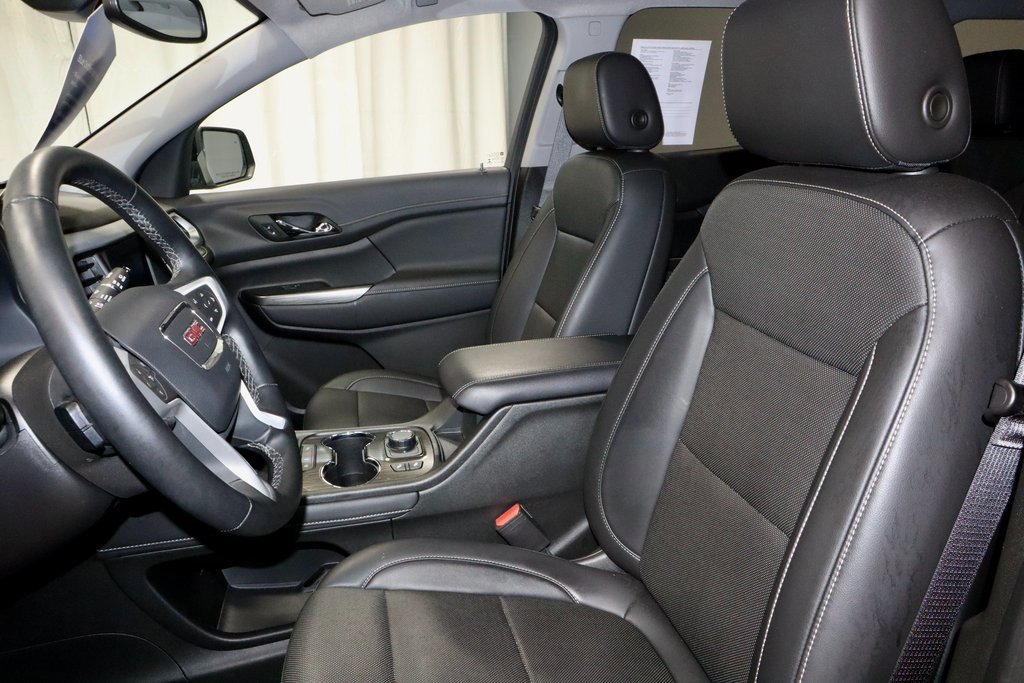 Used 2023 GMC Acadia SLT w/ LPO, Floor Liner Package image 28