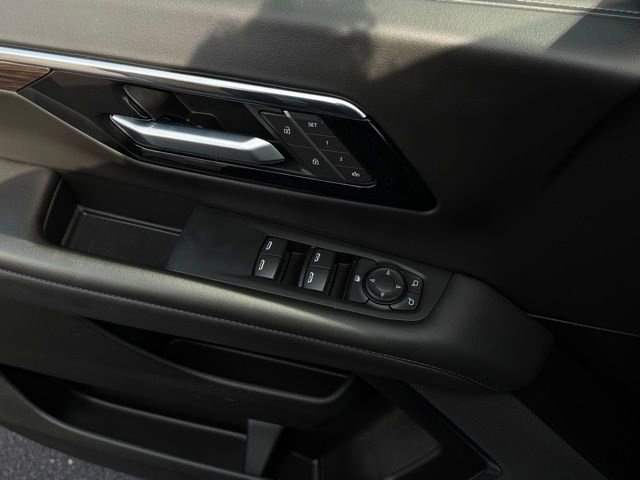 Used 2025 Chevrolet Tahoe LT image 37