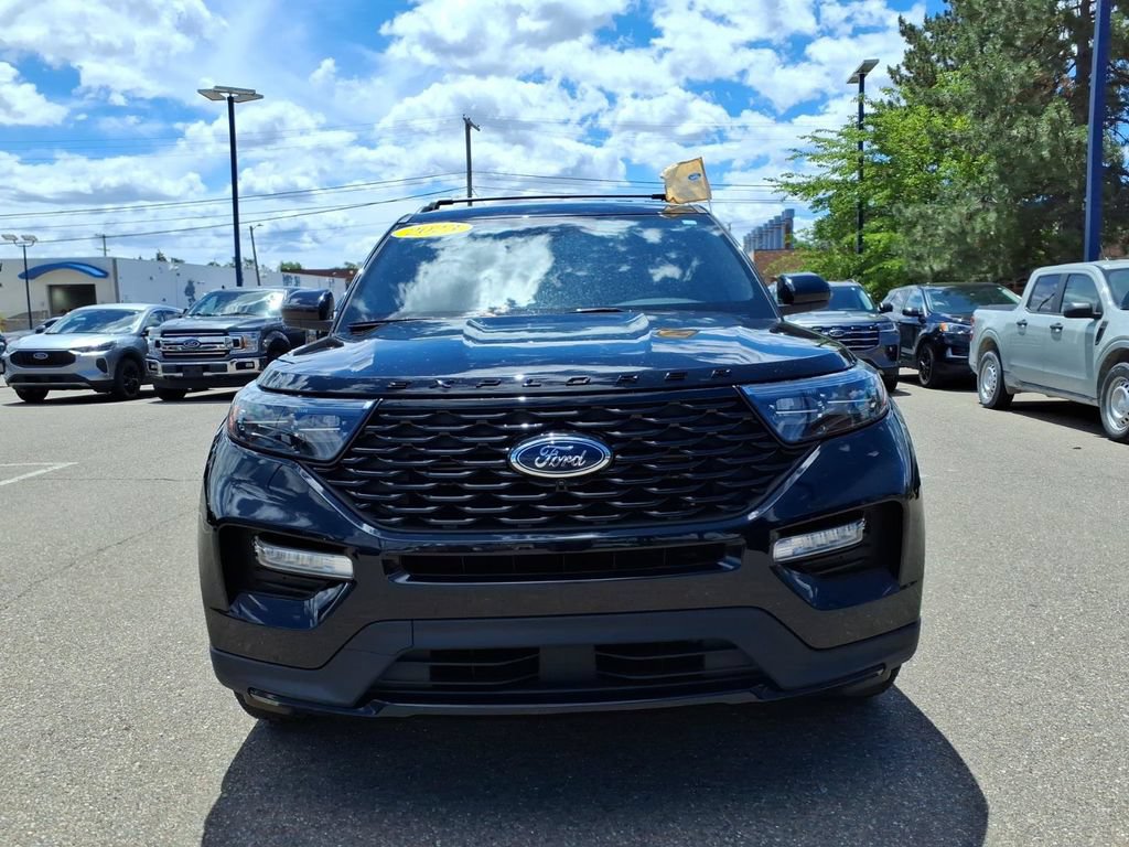 Certified 2023 Ford Explorer ST-Line AWD/4WD image 3