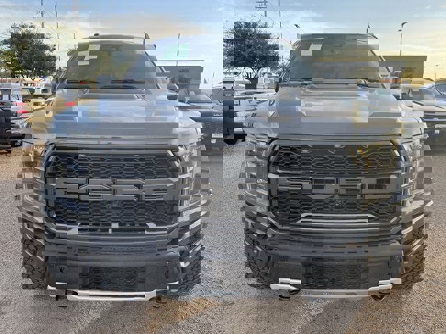 Certified 2018 Ford F150 Raptor w/ Equipment Group 802A Luxury image 5