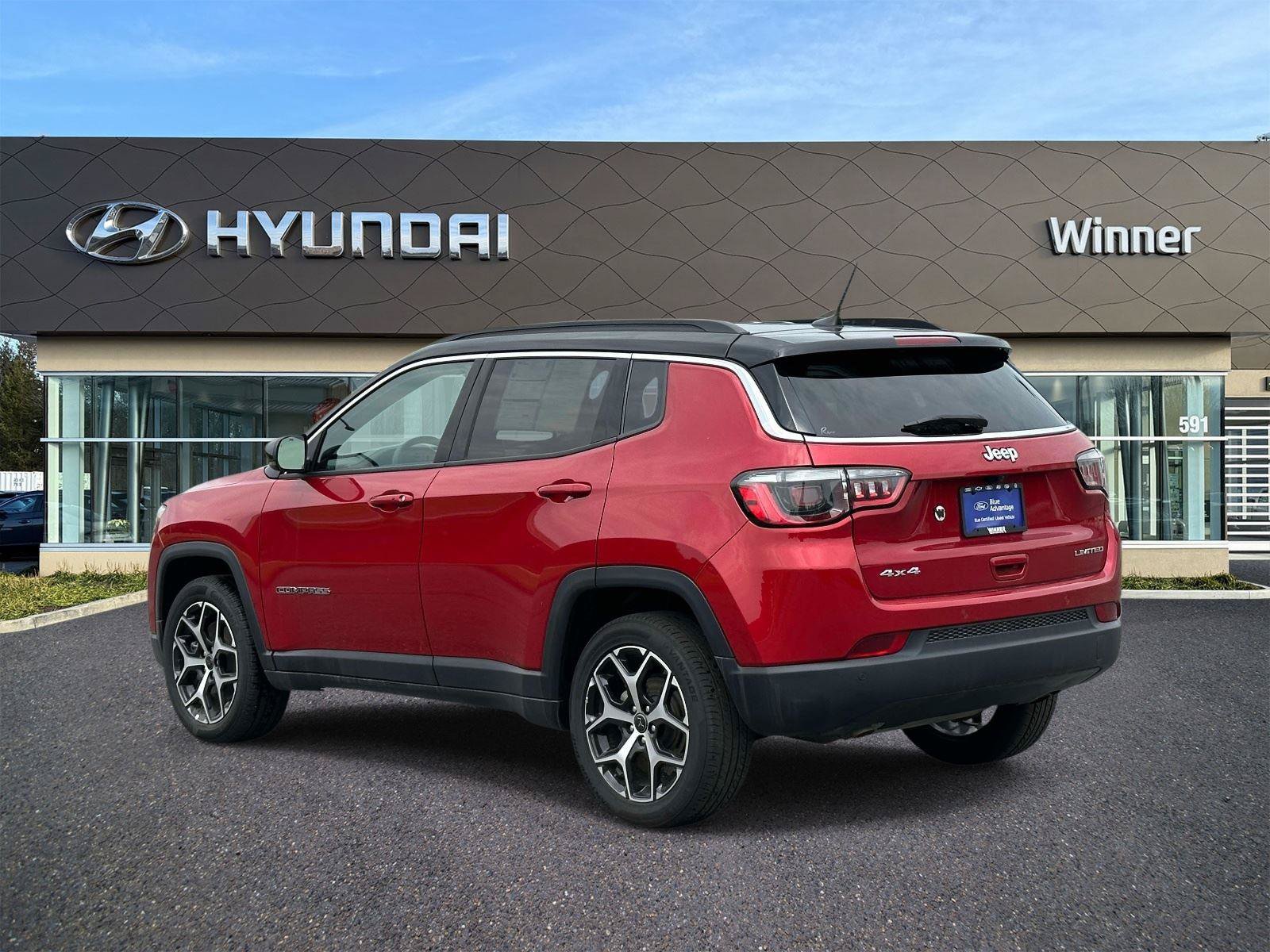 Used 2025 Jeep Compass Limited AWD/4WD image 2