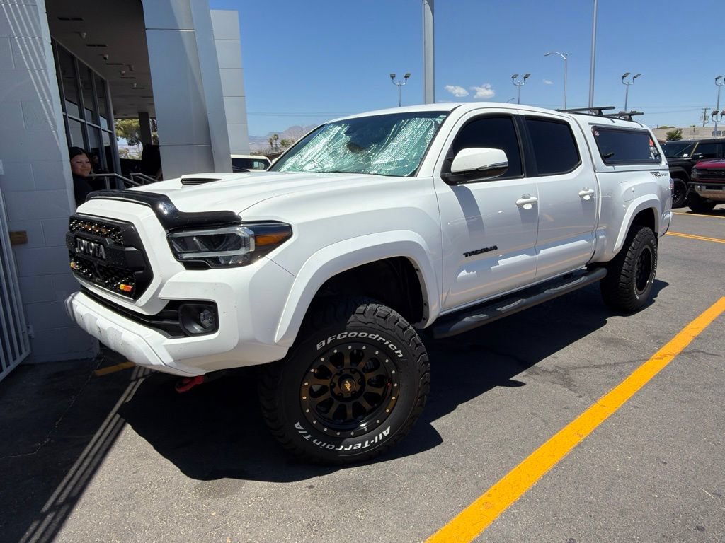 Used 2022 Toyota Tacoma TRD Sport w/ Technology Package RWD image 1
