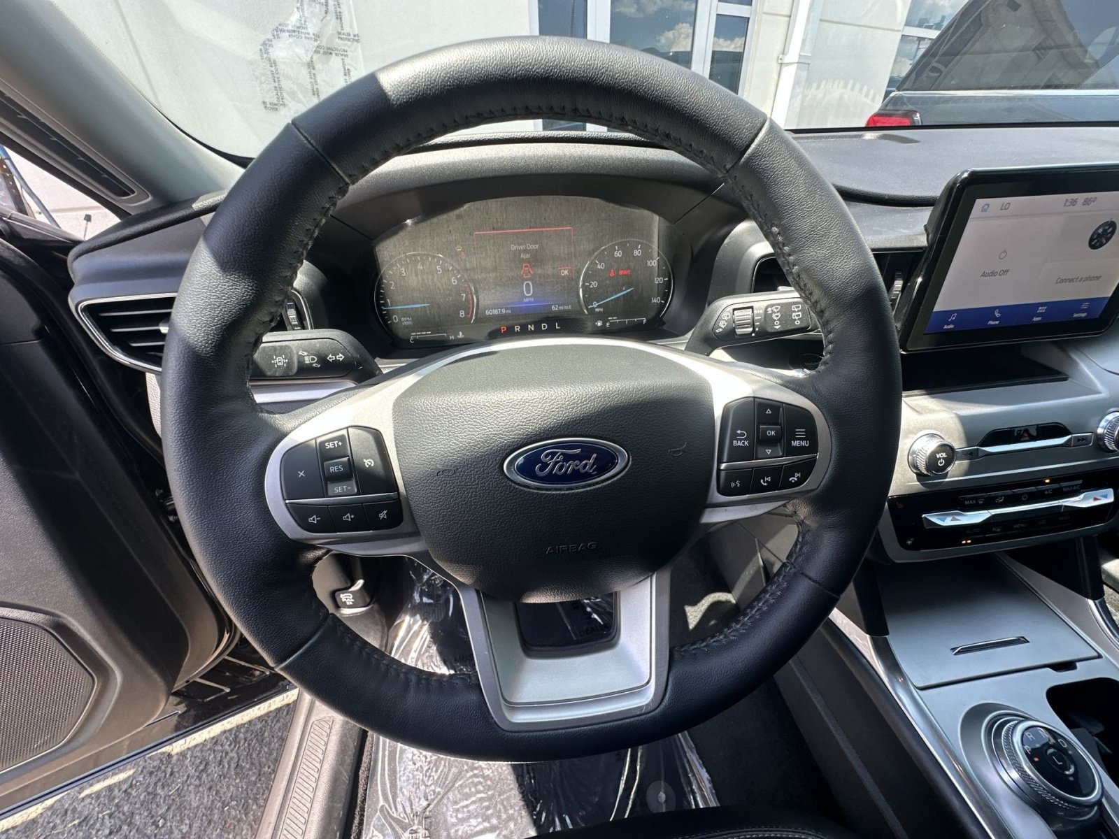 Certified 2022 Ford Explorer XLT w/ Equipment Group 202A AWD/4WD image 24