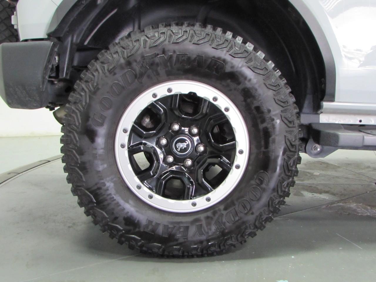 Certified 2021 Ford Bronco Outer Banks w/ Sasquatch Package AWD/4WD image 9