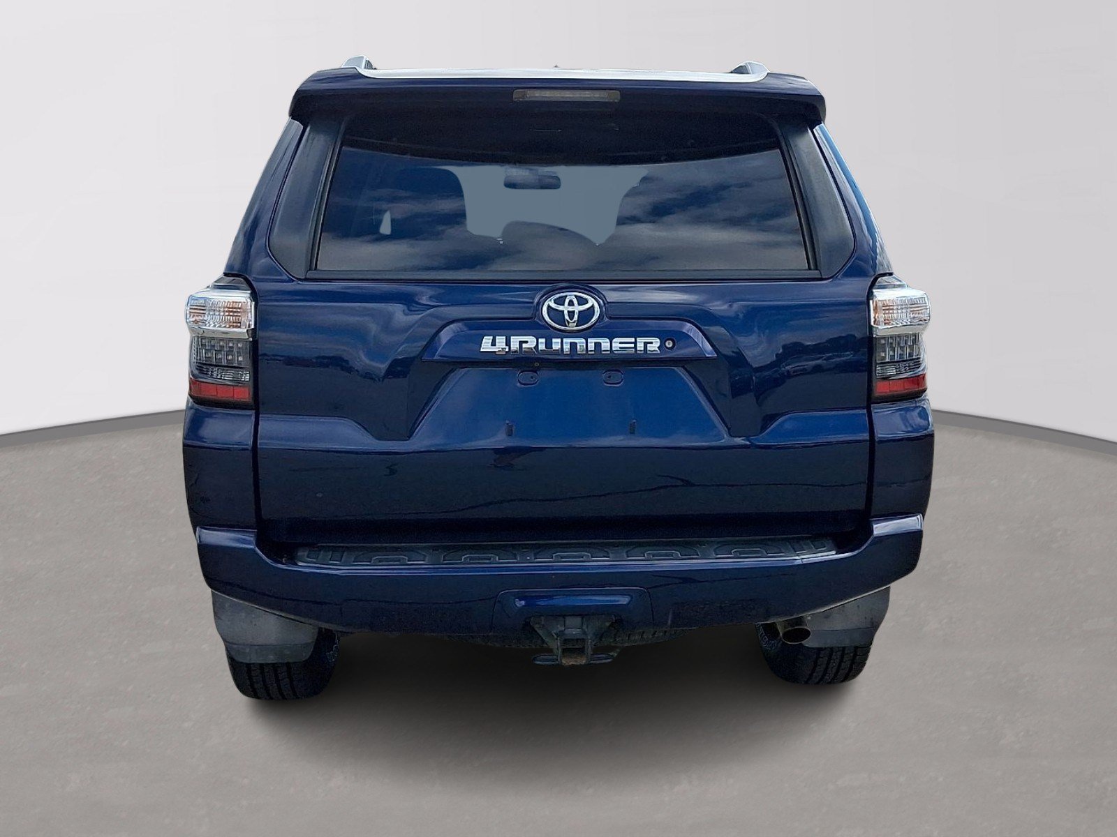 Used 2018 Toyota 4Runner SR5 RWD image 5
