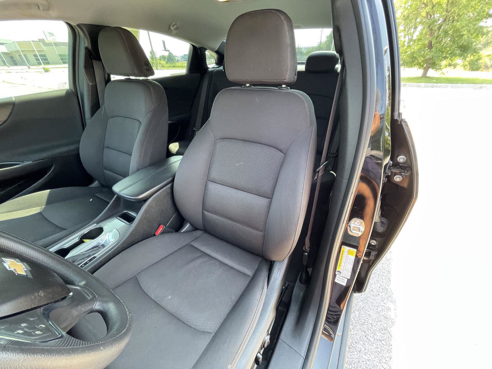 Used 2019 Chevrolet Malibu LT FWD image 17