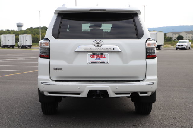 Used 2024 Toyota 4Runner Limited AWD/4WD image 3