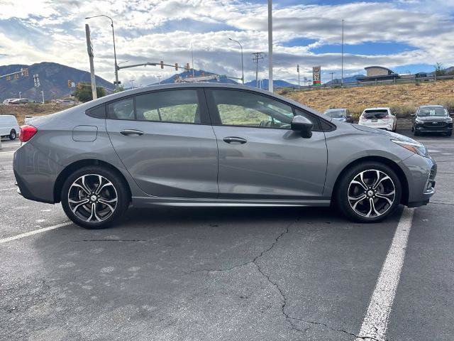 Used 2019 Chevrolet Cruze LT w/ Convenience Package FWD image 8