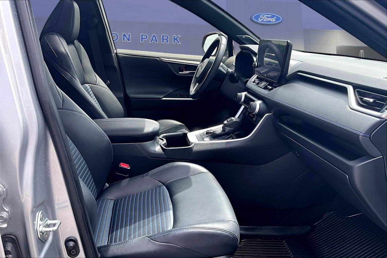 Used 2023 Toyota RAV4 XSE AWD/4WD image 29