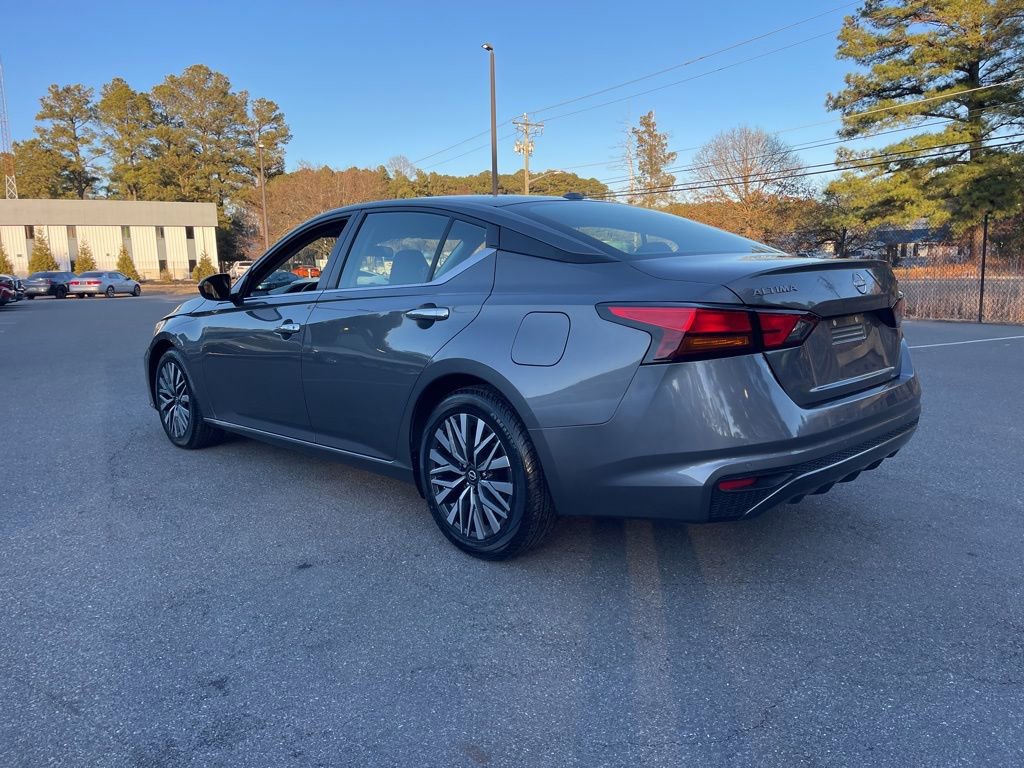 Used 2024 Nissan Altima 2.5 SV image 7