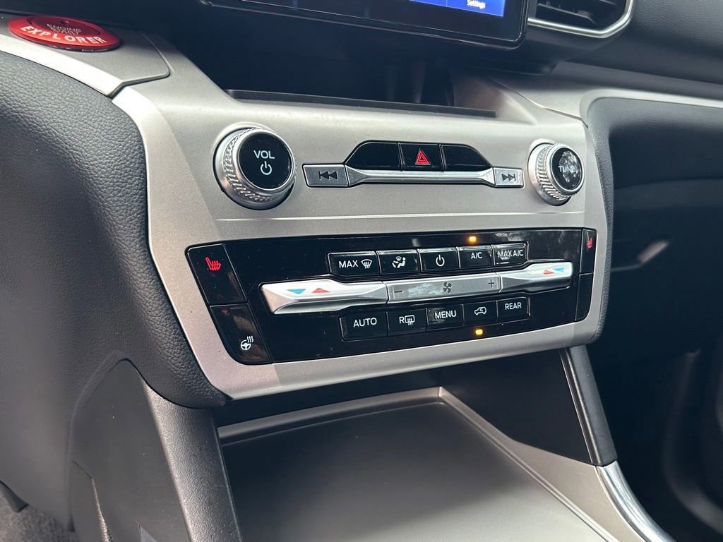 Certified 2022 Ford Explorer XLT w/ Equipment Group 202A RWD image 36