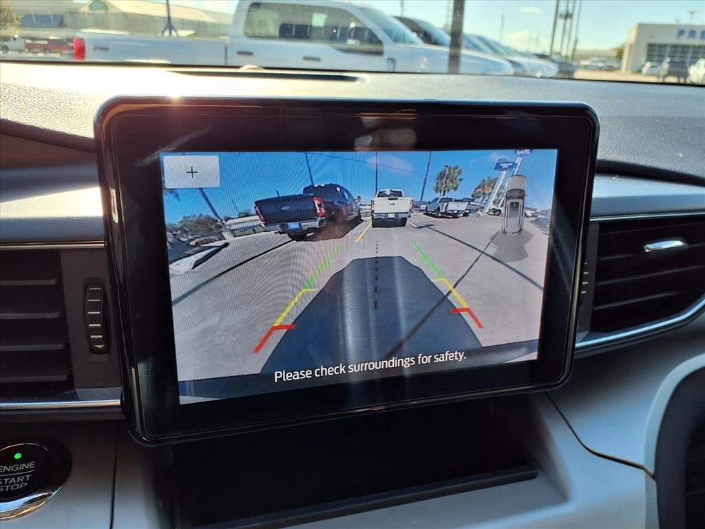 Certified 2020 Ford Explorer XLT w/ Equipment Group 202A image 4