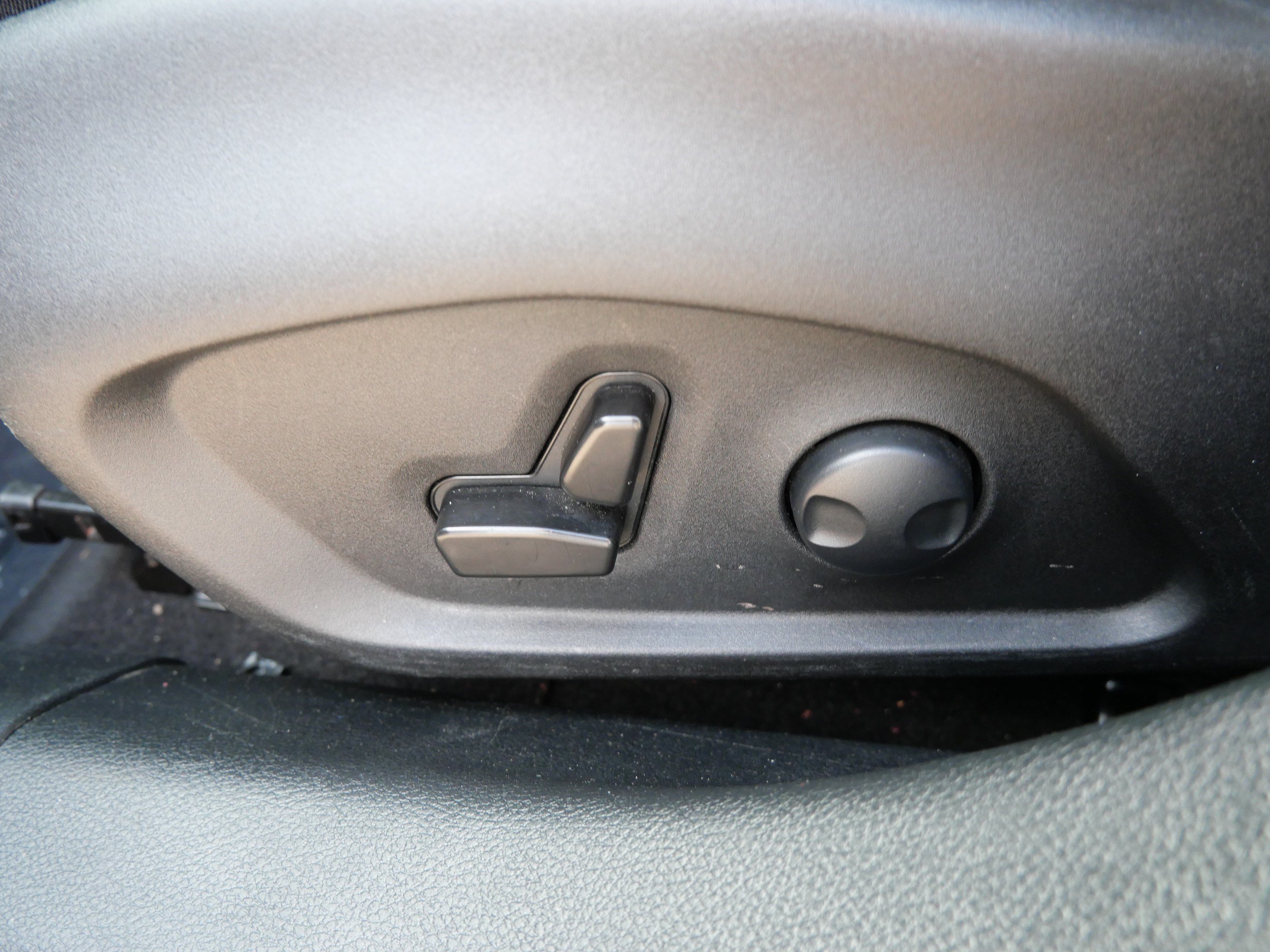 Used 2025 Jeep Compass Limited AWD/4WD image 19