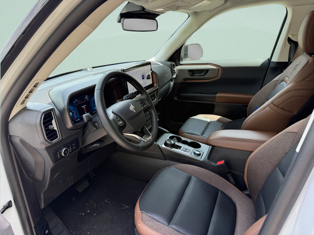 Certified 2025 Ford Bronco Sport Outer Banks w/ Outer Banks Tech Package+ AWD/4WD image 4