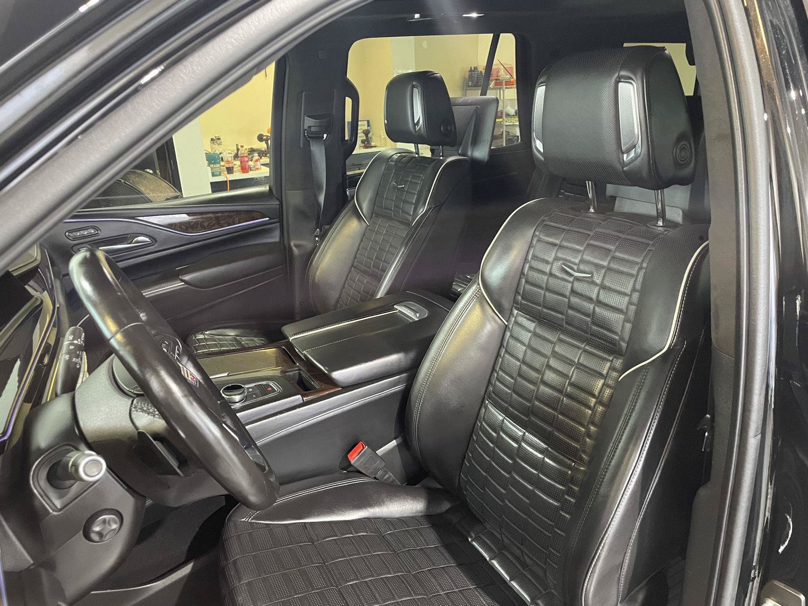 Used 2022 Cadillac Escalade Sport Platinum w/ LPO, ONYX Package AWD/4WD image 20