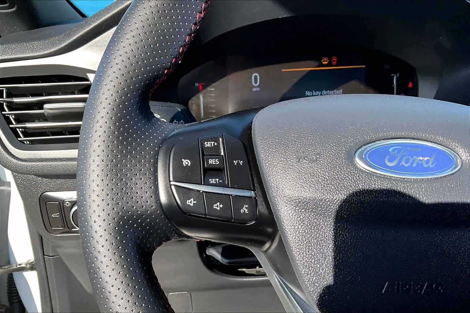 Certified 2025 Ford Escape ST-Line FWD image 22