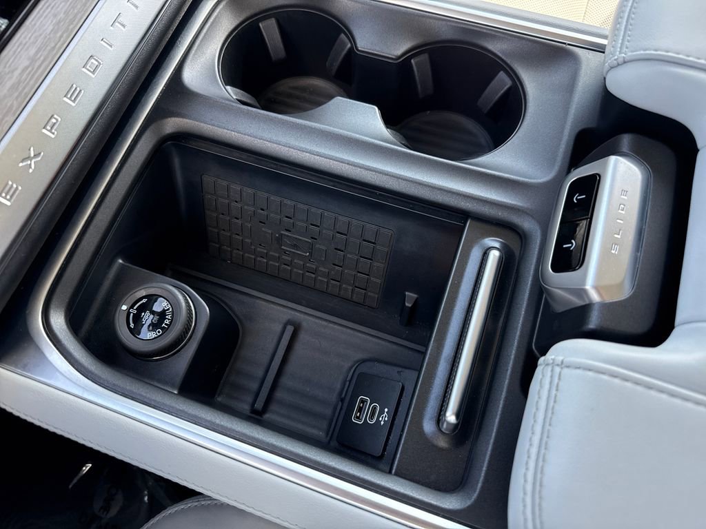 Certified 2025 Ford Expedition Max Platinum image 24