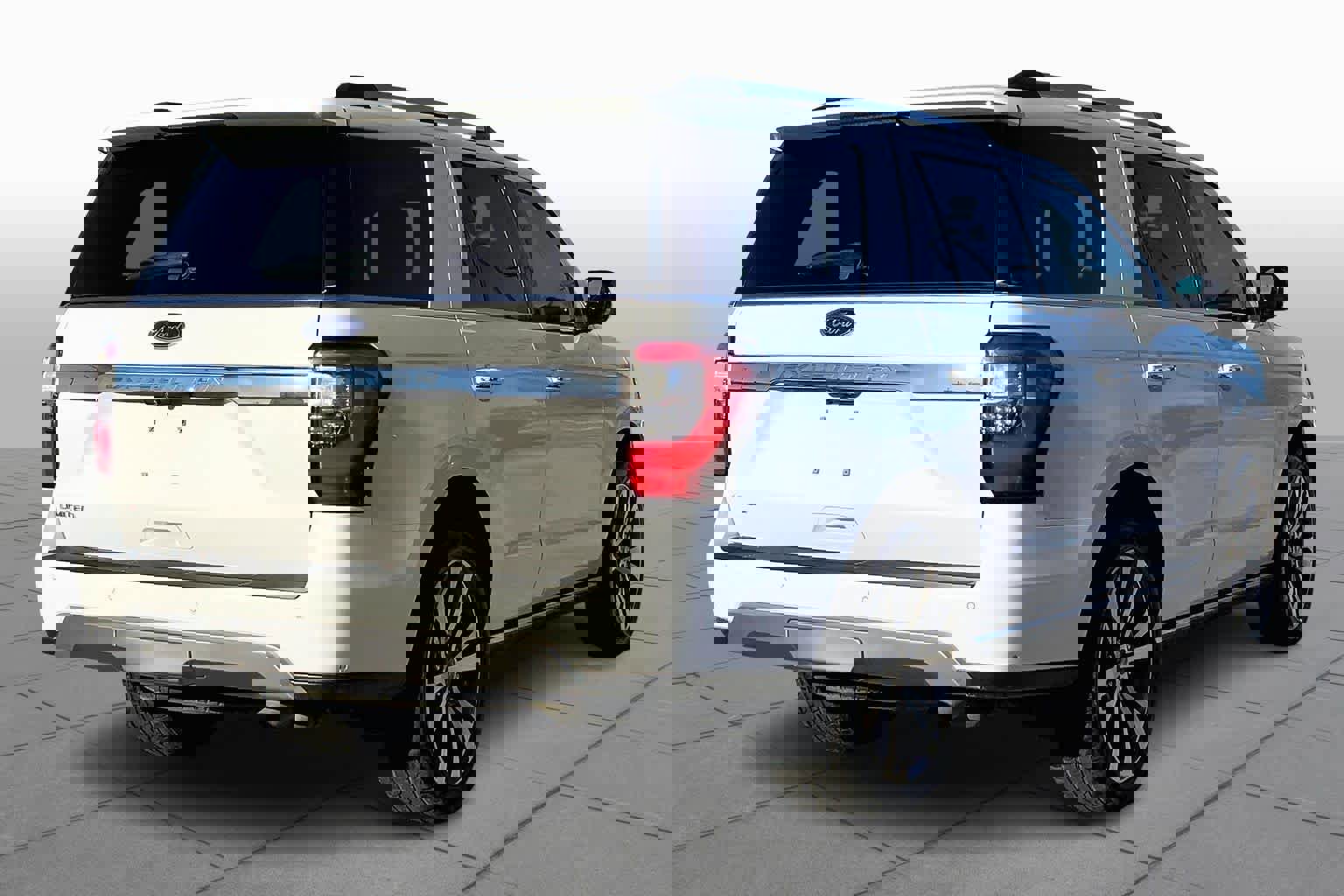 Certified 2020 Ford Expedition Limited w/ Equipment Group 302A image 4