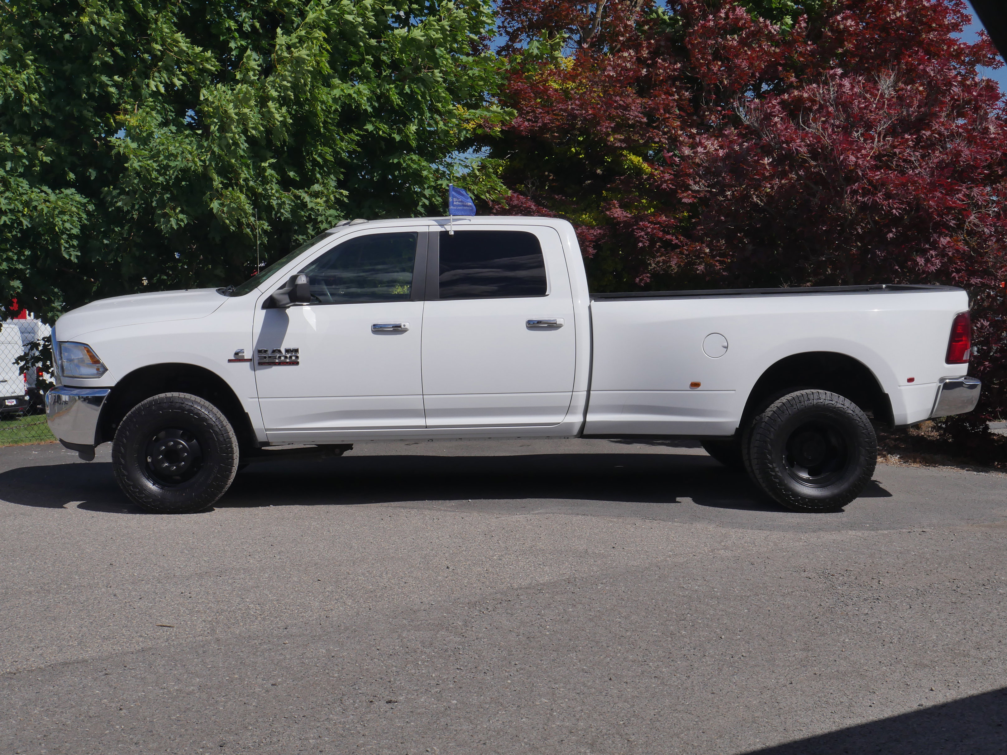 Used 2018 RAM 3500 SLT AWD/4WD image 14